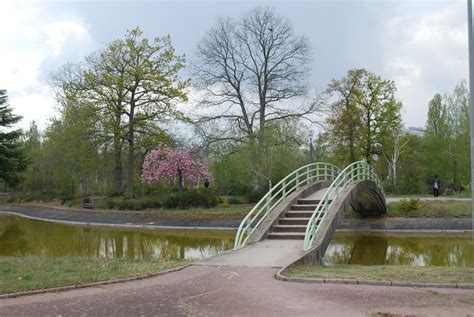 Le Lac artificiel de Leeungsan: Un havre de paix dans le bruit de la ville!