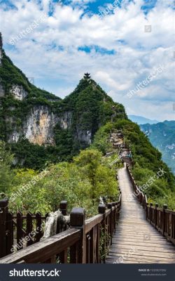  Le Parc National de Longgang: Une oasis paisible et des panoramas époustouflants!